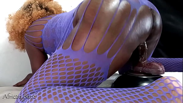 Twitch streamer cyber GIRL BOUNCES HER FAT ASS ON A 9 inch DILDO