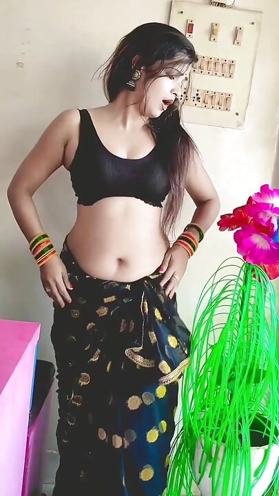 BENGALI BAHU Get in Her Tight by Old Sasur Ji during daytime ( Hindi Audio )