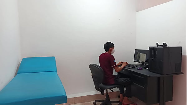 Perverted doctor fucks pussy of horny 18 year old teenager