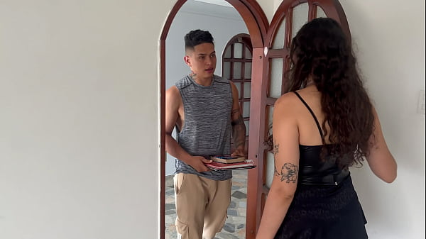 Latina gets hardcore fucked by her college roommate – NEEKOWOX