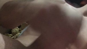 Novinho safado não se aguenta e mostra o pau gostoso