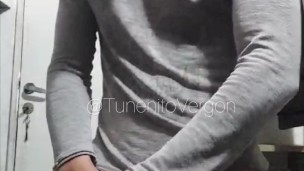 Student boy does a Handjob at his partner’s house!